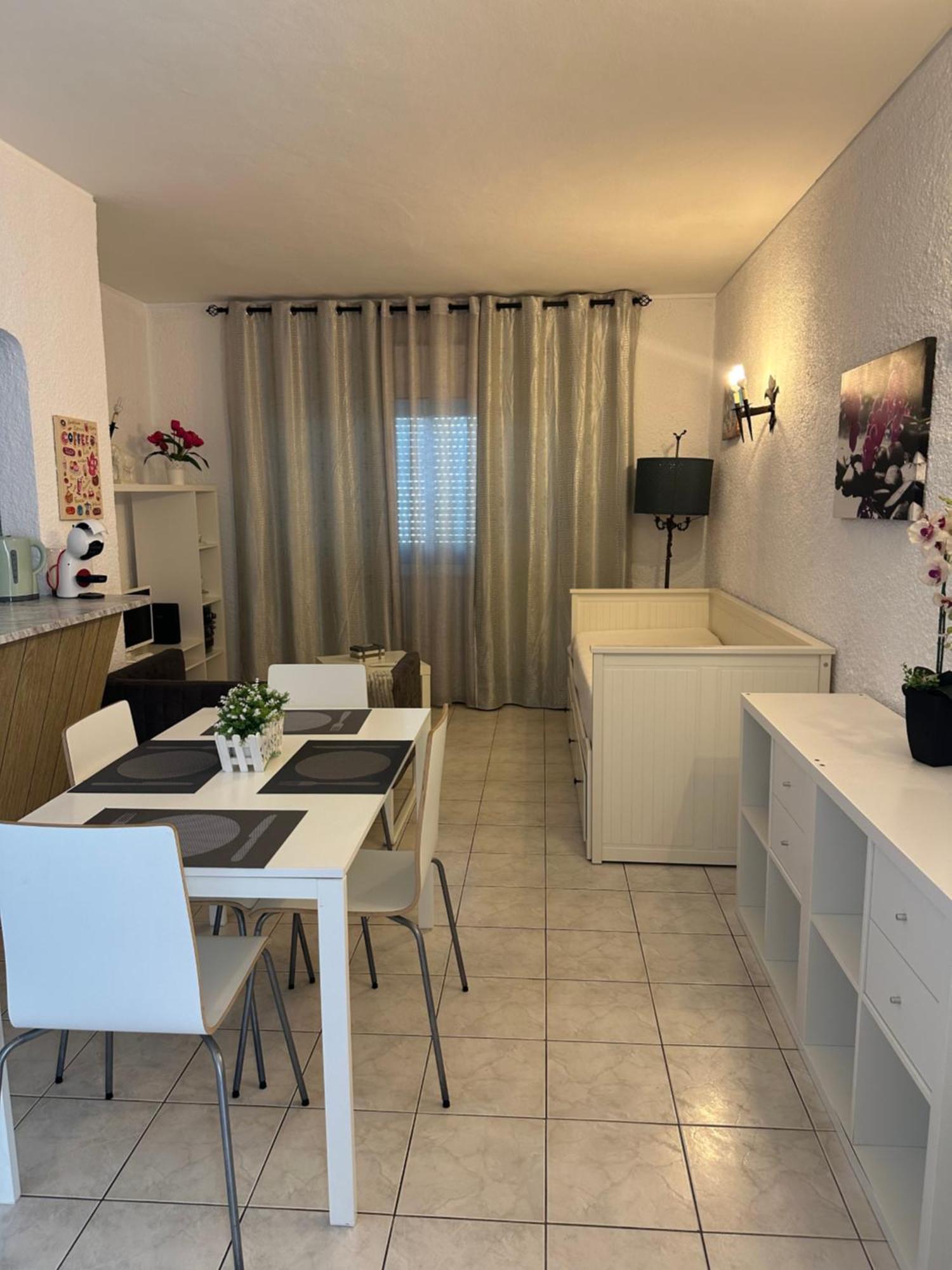Quarteira Home Beach Ferias Tranquilas A 1Km Da Praia Totalmente Renovado Экстерьер фото
